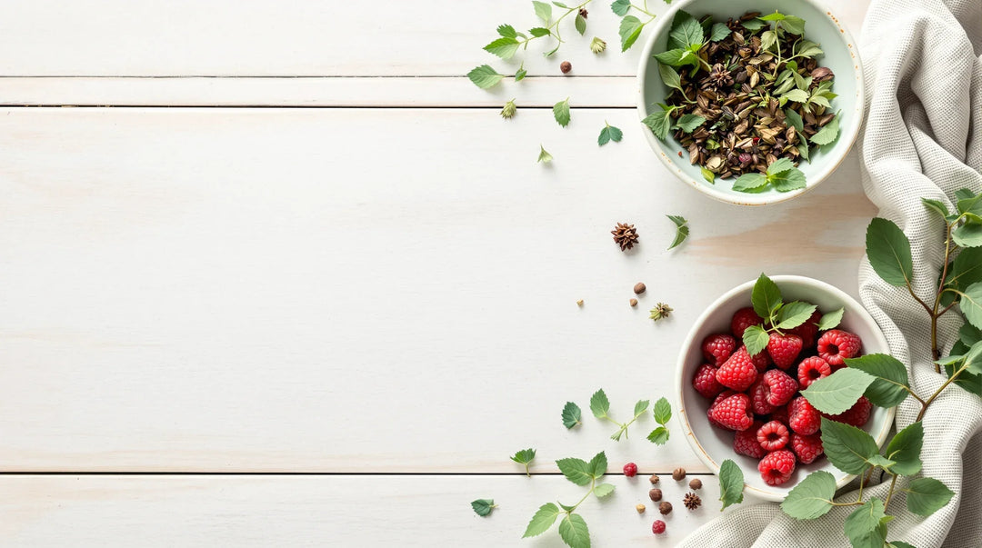 Bobby Green Tabakersatz Erfahrungen: getrocknete Kräuter und Himbeeren in Keramikschalen