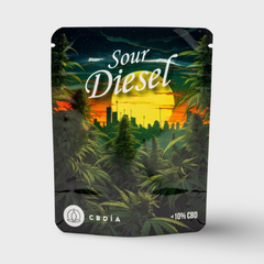 Schwarzer CBDÍA Beutel Sour Diesel mit Sonnenuntergang-Motiv, Vorderseite