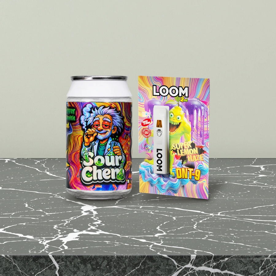 Legale Alternative zu 10-OH-HHC: Loom Blüten Sour Cherry und Loom Vape Super Lemon Haze auf grünem Marmor