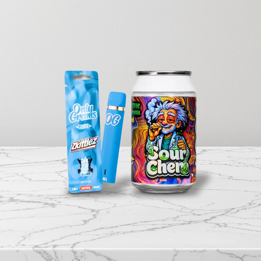 Legale Alternative zu Delta 8 THC: OnlyGrams Vape Zkittlez und Loom Blüten Sour Cherry auf weißem Marmor