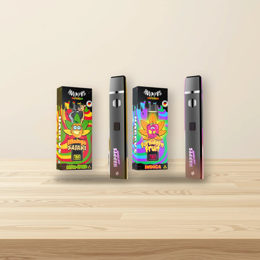 Happys Amsterdam Vapes: Packungen von Happys Amsterdam auf hellem Eichenholz