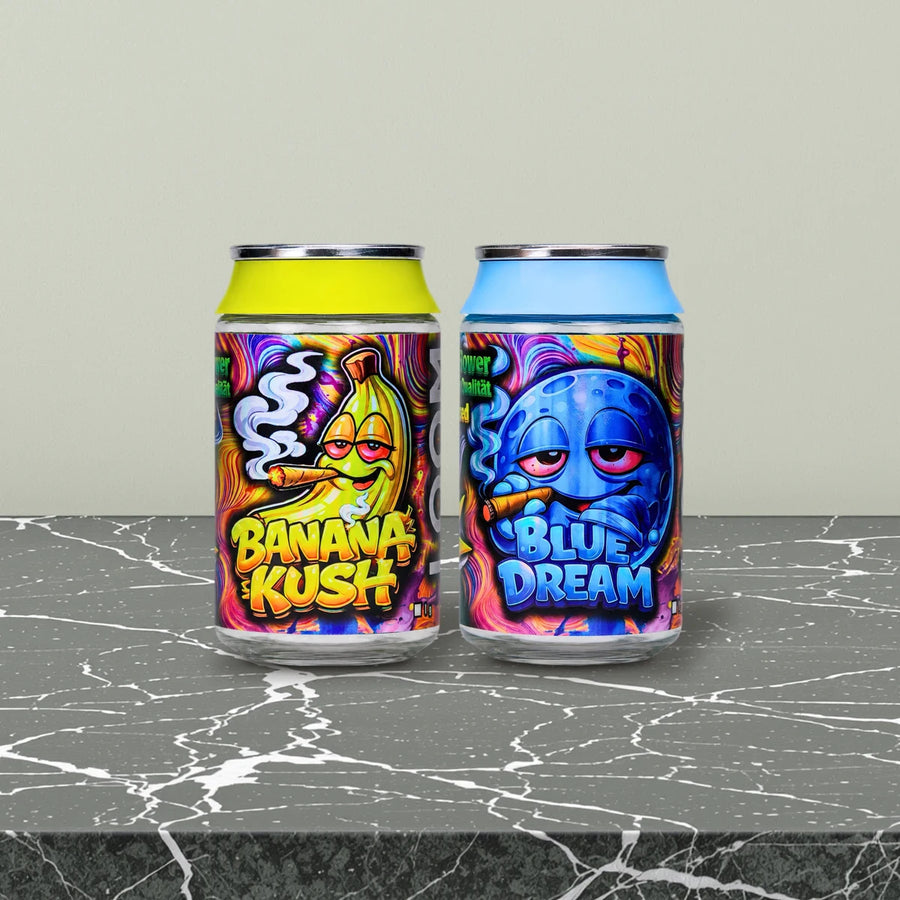 Alternative zu PHC Blüten: Loom Blüten Banana Kush und Loom Blüten Blue Dream auf grünem Marmor