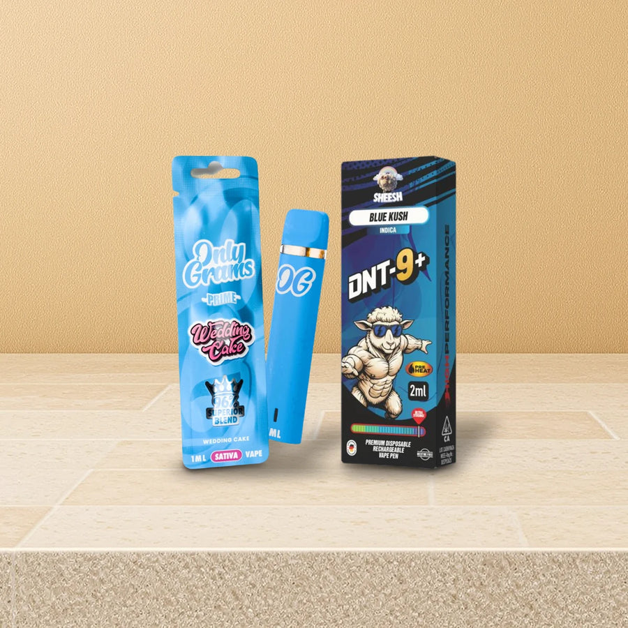 Alternative zu THCB Vapes: OnlyGrams Vape Wedding Cake und SHEESH Vape Blue Kush auf Travertin